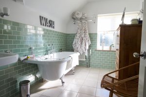 15836434-bathroom-of-contemporary-family-home